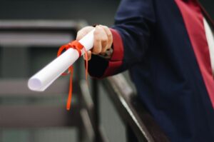 Photo by Gül Işık: https://www.pexels.com/photo/person-holding-white-scroll-2292837/